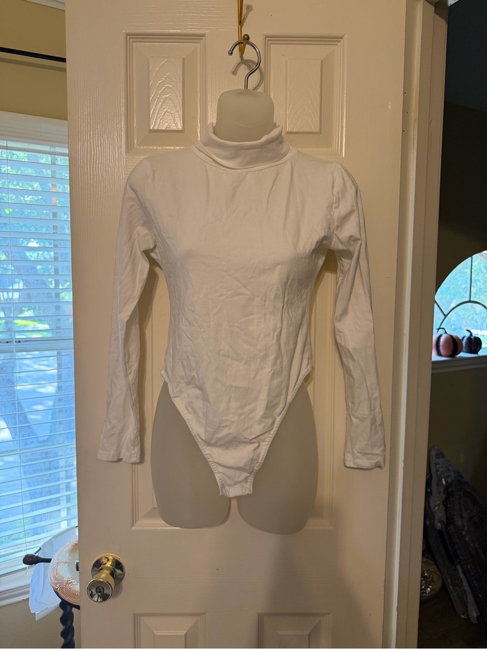 PrettyLittleThing White Long Sleeve Turtleneck Bodysuit - Classic Fit